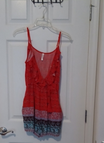 🍭🌺Red and Blue Sleeveless Overall Shorts - Picture 8 of 9